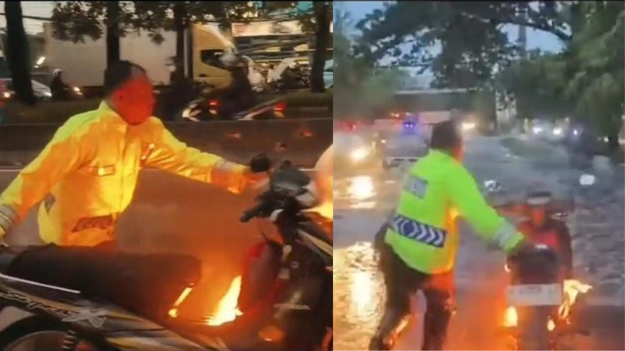 Detik-detik Menegangkan Motor Terbakar di Tengah Banjir Jakbar, Polisi Padamkan Api Pakai Air Genangan