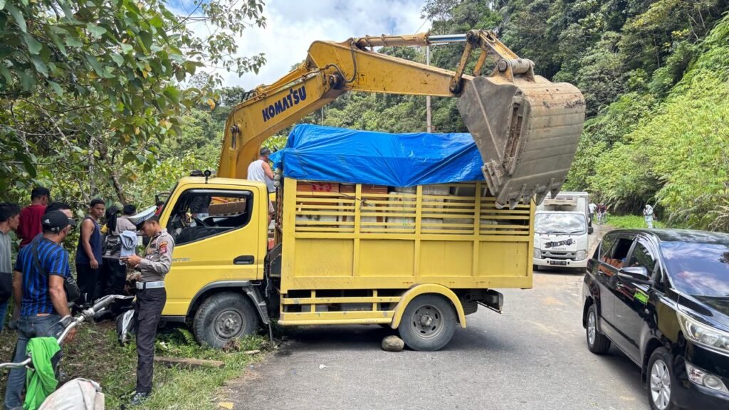 Misi Kemanusiaan Berujung Duka: Eks Ketua DPRD Pasaman Tewas Tertimpa Alat Berat Saat Antar Bantuan Bencana
