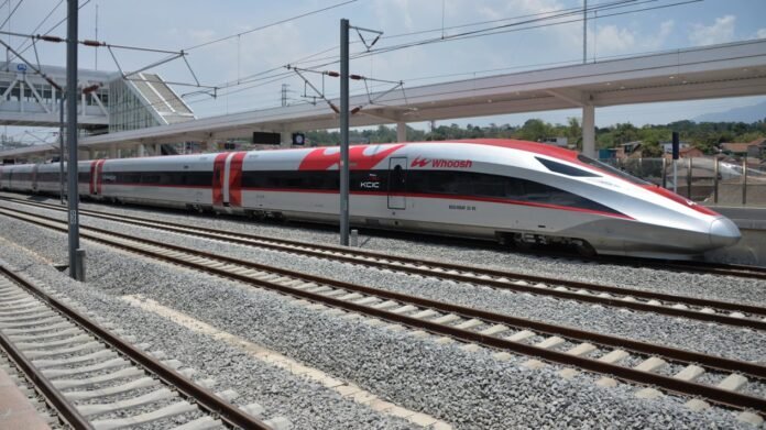 Long Weekend Isra Miraj! Whoosh Tawarkan Promo Tiket Mulai Rp200 Ribu untuk Rute Jakarta–Bandung