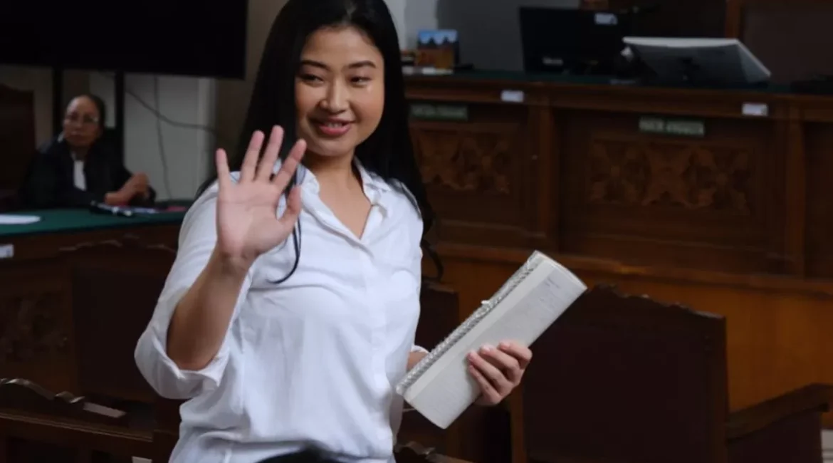 Laras-Faizati-Khairunnisa-by-Amnesty-International-Indonesia1-511489578