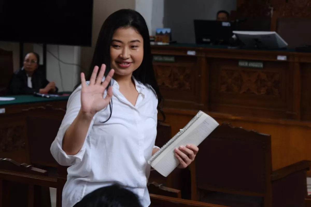 Hakim Putuskan Akun Instagram Laras Dihapus & iPhone 16 Disita Negara, Vonis Pengawasan 6 Bulan