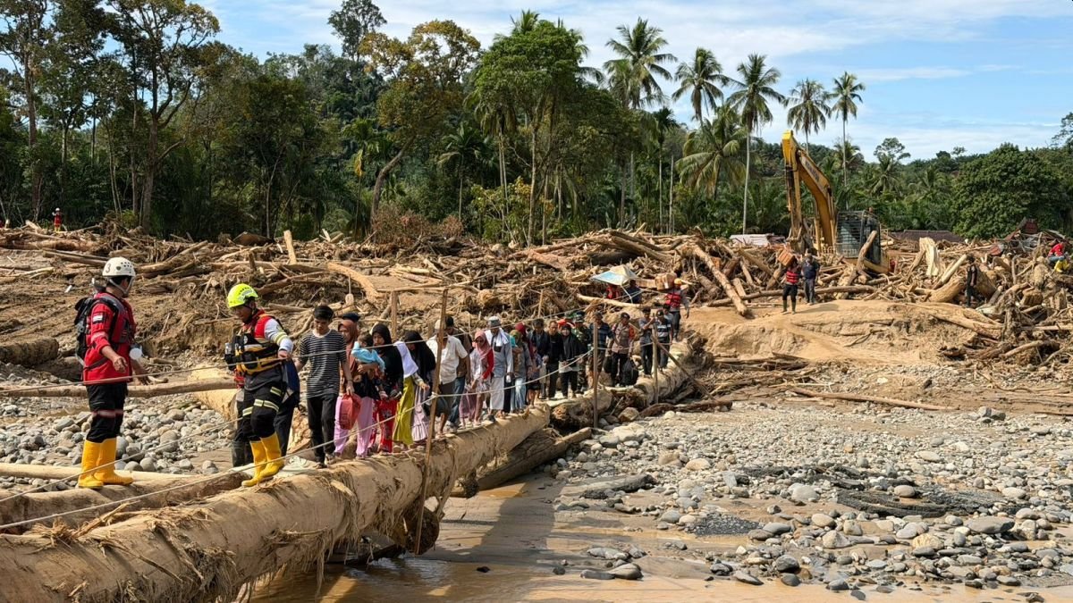 Duka Nasional: Korban Tewas Bencana Sumatera Tembus 1.199 Jiwa, 114 Ribu Warga Bertahan di Pengungsian