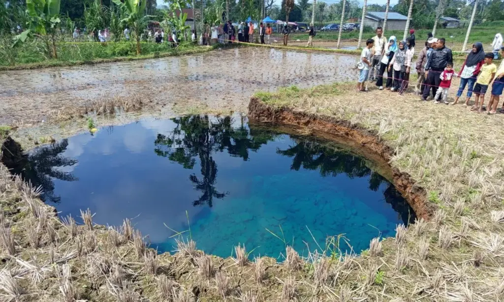Wagub Sumbar Ingatkan Warga: Air dari Fenomena Sinkhole Tidak Layak Diminum, Tinggi Bakteri E-Coli