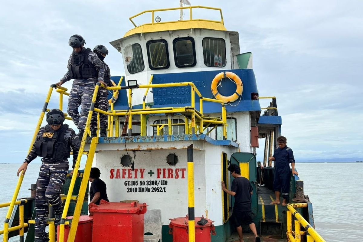 TNI AL Gempur Sindikat BBM Ilegal di Perairan Makassar: 2 Kapal Tanker & 7 Mobil Diamankan