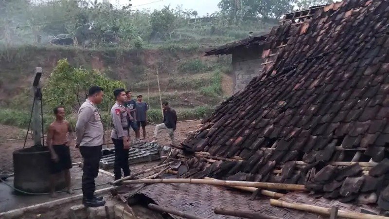 Tragedi Rumah Tua di Gunungkidul: Ambruk Akibat Lapuk, Timpa Lansia yang Hidup Sebatang Kara