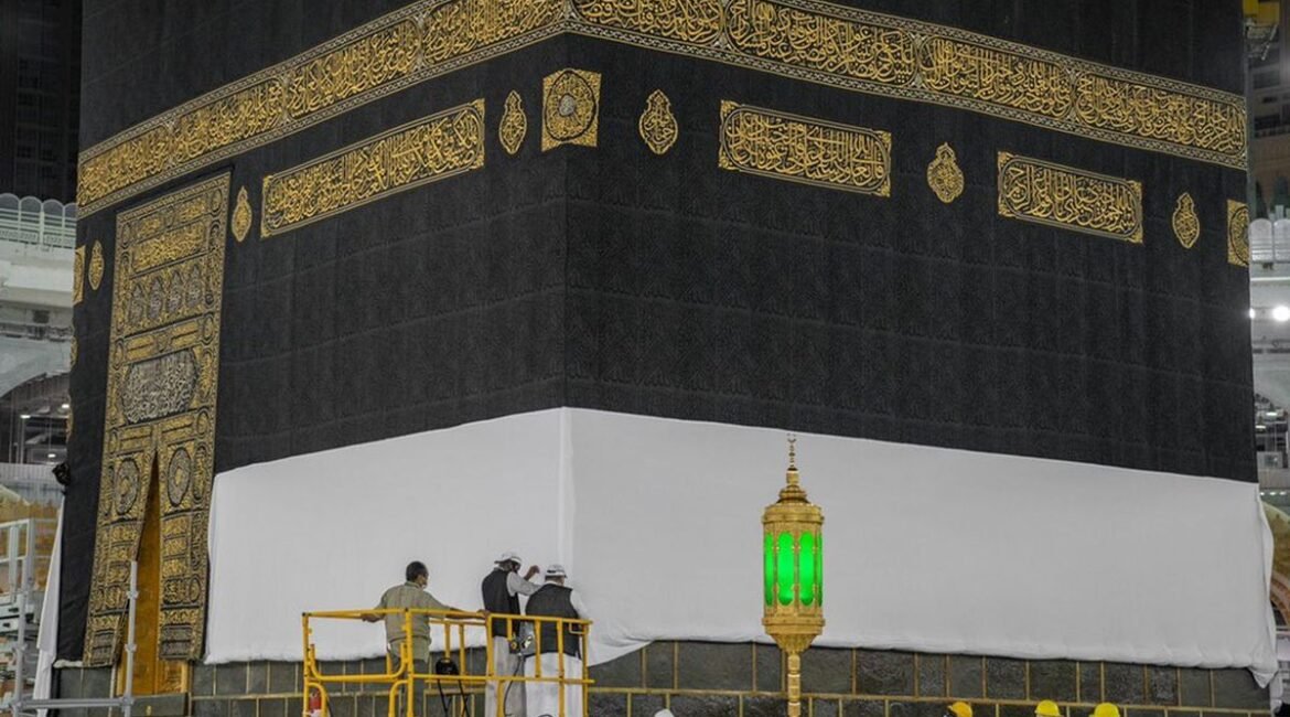 pengangkatan-kiswah-kabah-3