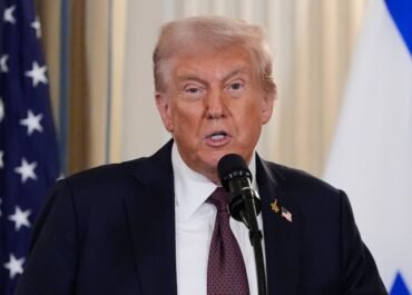 Trump Tunjuk Arah Baru Ketegangan AS-Iran: Diplomasi atau Aksi Militer?