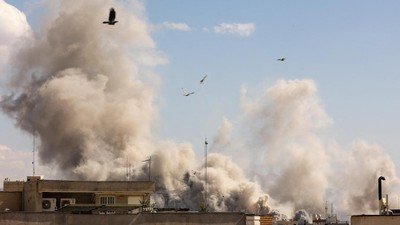 Gejolak Timur Tengah Meledak: Serangan AS-Israel ke Iran Tutup Selat Hormuz, Emas & Minyak Melonjak Gila-gilaan!