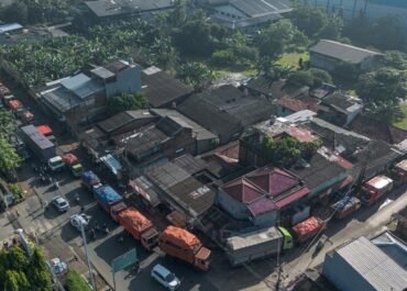 TPST Bantargebang Tersendat, Antrean Truk Sampah Mengular Hingga 8 Kilometer di Bekasi