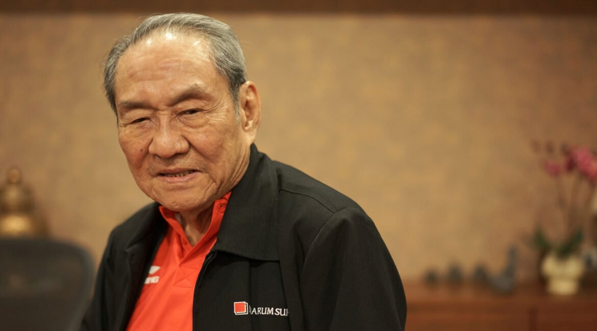 michael_bambang_hartono_-_bloomberg_dimas_ardian_-_bisniscom_bisnis_indonesia_1704874750