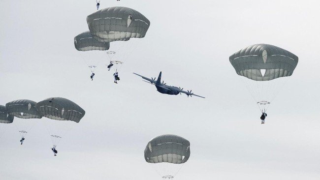 AS Kirim Ribuan Pasukan Penerjun Payung ke Timur Tengah, Ketegangan Iran Memanas