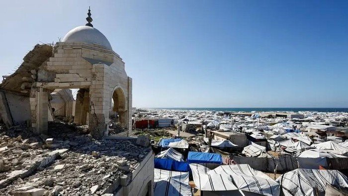 salah-satu-masjid-di-kota-gaza-tinggal-puing-1771471024144_169