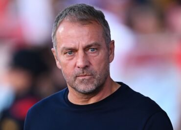 Tersingkir dari Liga Champions, Hansi Flick Tegaskan Komitmen Jangka Panjang di Barcelona