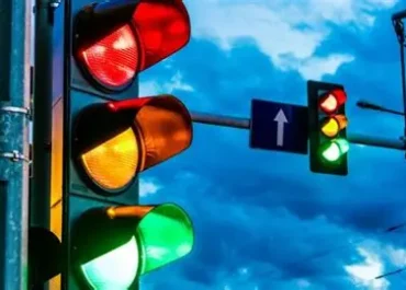 Nekat Terobos Lampu Merah di Malaysia, SIM Bisa Dicabut dan Denda Tembus Jutaan Rupiah