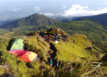 Balita 1,5 Tahun Kena Hipotermia Saat Diajak Naik Gunung Ungaran, Kisahnya Viral dan Tuai Sorotan