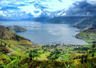 Permukaan Danau Toba Turun Drastis, Kematian Ikan Massal Jadi Alarm Krisis Ekologi