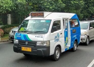 Antrean Ngetem Berujung Maut: Sopir Angkot Dibakar Massa di Tanah Abang