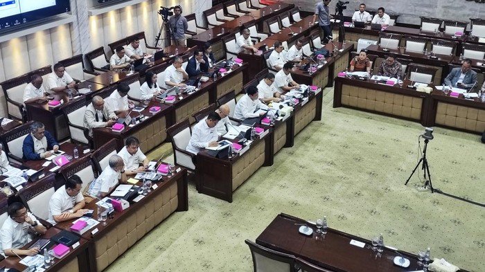 Kabar Gembira! Menkeu Purbaya Pastikan Harga BBM Subsidi Tetap Stabil Sepanjang 2026, DPR Beri Dukungan Penuh