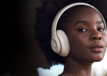 Benarkah Headphone Bluetooth Berbahaya? Ini Penjelasan Ilmiah Soal Radiasi dan Risiko bagi Otak