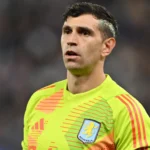 Emiliano Martinez Kembali Buktikan Kelas Dunia, Aksi “Dibu” Disebut Bikin Lawan Frustrasi