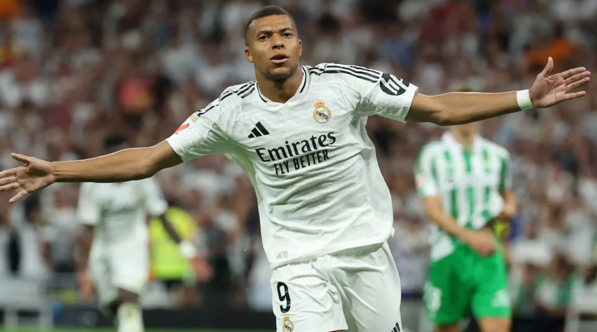 Kylian Mbappe Real Madrid 2024-25 (7).jpg