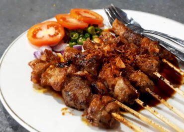 Takut GERD Kambuh usai Makan Daging Kurban? Dokter Ungkap Cara Aman Menyantapnya