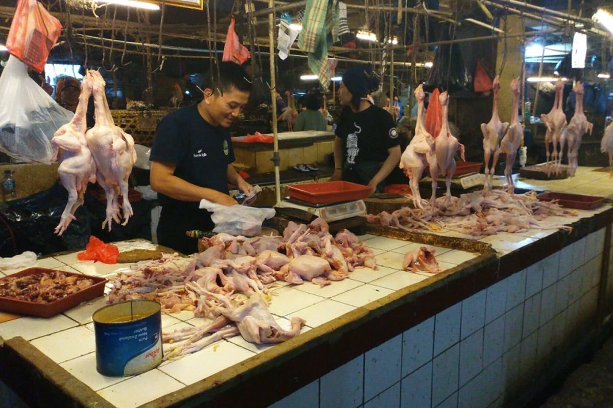 Belanja ke Pasar Jakarta Makin Mahal, Harga Cabai dan Ayam Mulai Merangkak Naik