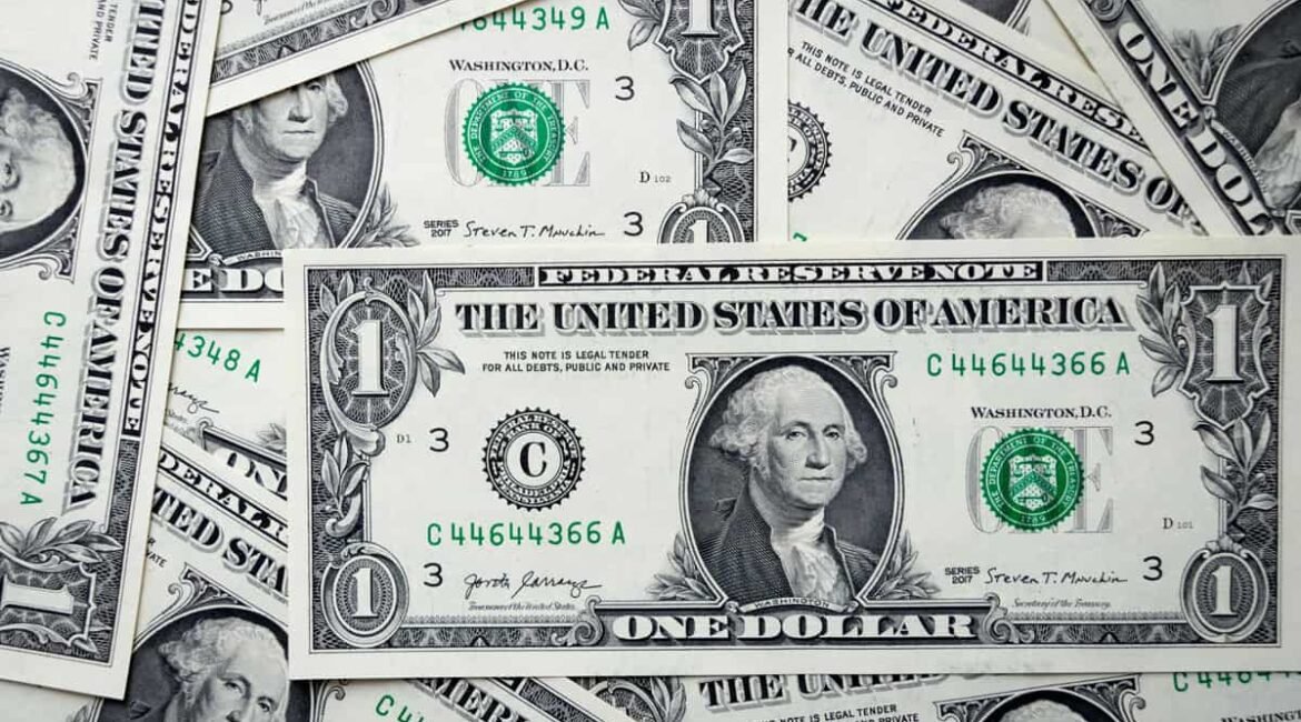 one-dollar-bill-with-George-Washington
