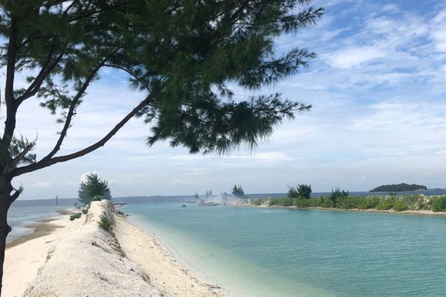Bukan Bali, Pulau Tersembunyi Ini Punya Pesona Laut yang Bikin Wisatawan Terpikat