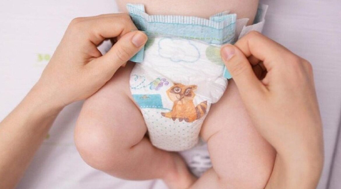 Popok-Bayi-dengan-Tipe-Perekat