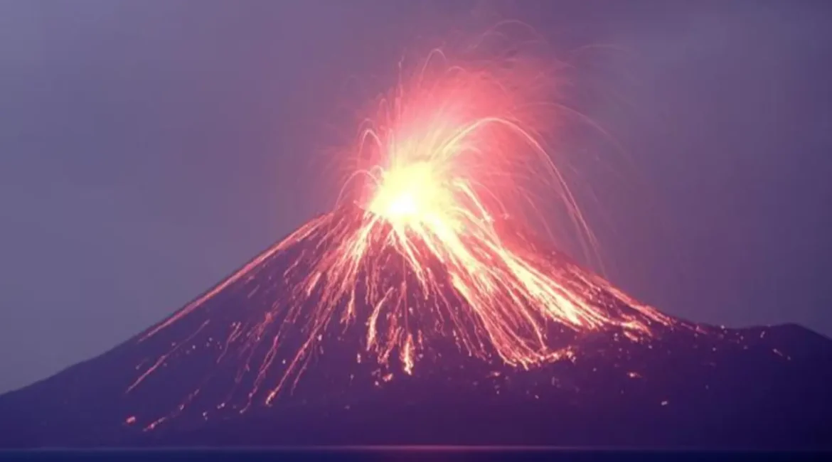 gunung-anak-krakatau-kembali-erupsi