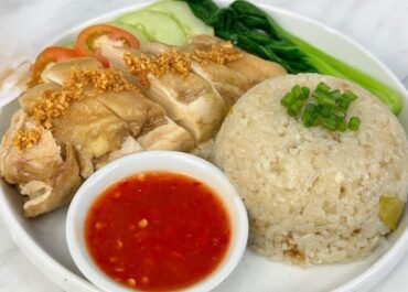 Tak Perlu Masak Ribet, Begini Cara Bikin Nasi Hainan Gurih dan Pulen Cuma Pakai Rice Cooker