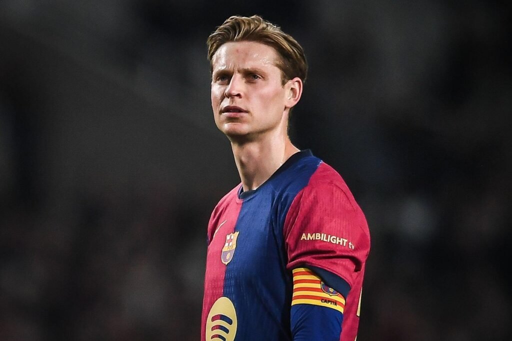 Frenkie de Jong Berpotensi Jadi Bek Tengah Barcelona, Ini Pertimbangan Hansi Flick