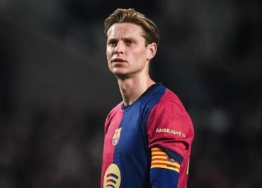 Frenkie de Jong Berpotensi Jadi Bek Tengah Barcelona, Ini Pertimbangan Hansi Flick