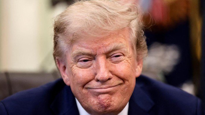 presiden-as-donald-trump-saat-seremoni-penandatanganan-perintah-eksekutif-membatasi-hak-kewarganegaraan-berdasarkan-tempat-kel-1786086100834_169